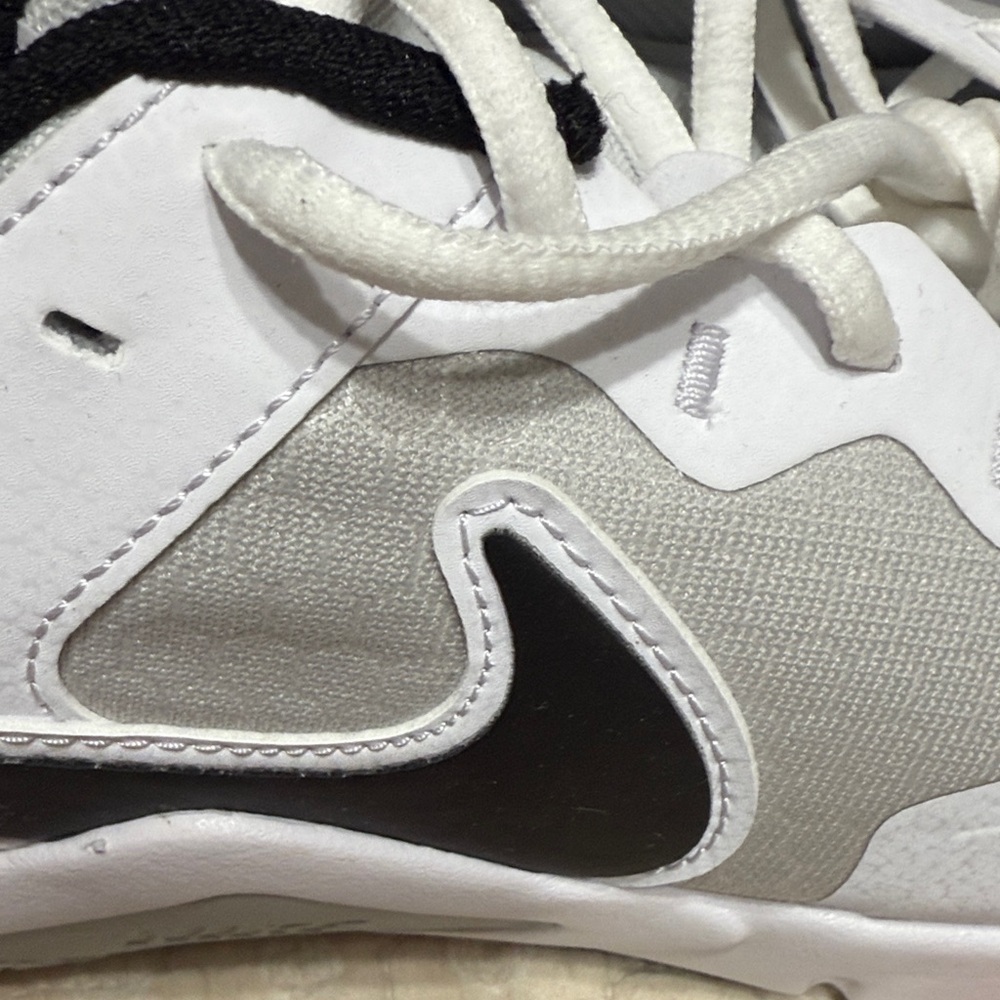 Nike Gray and Black Sneakers - Picture 2 of 6